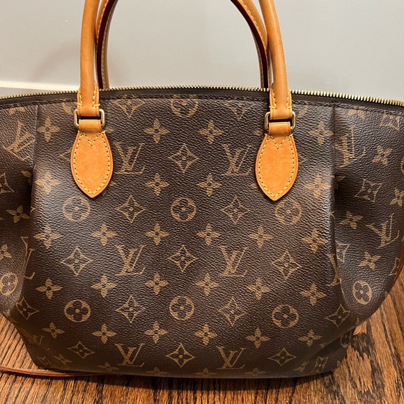 Louis Vuitton Turenne MM in Monogram canvas - Picture 6 of 8